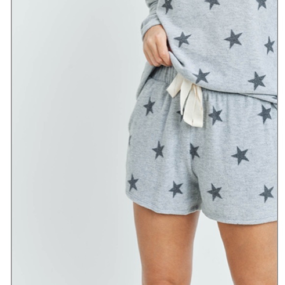 Grey Star Print Long Sleeve Top & Shorts Set - Picture 5 of 6